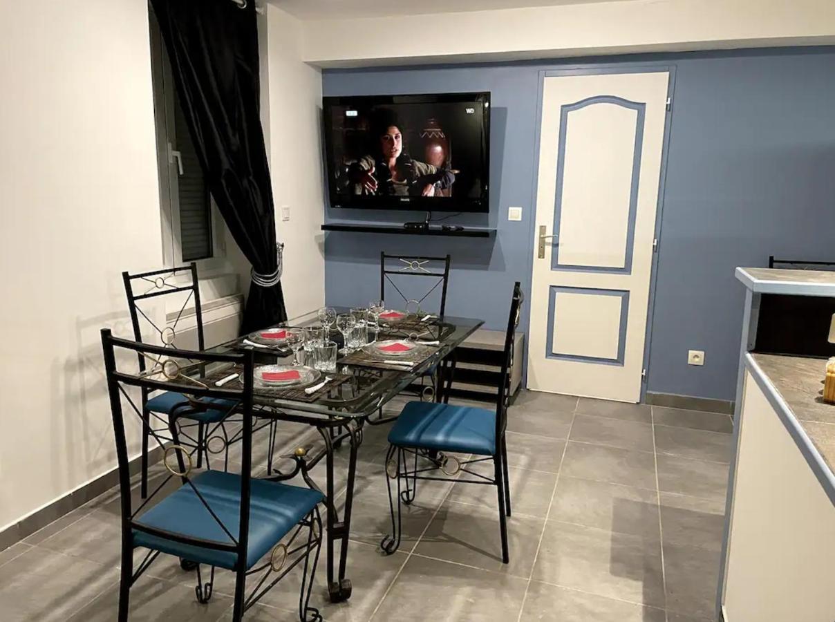 Appartement Avec Parking Gratuit Et Wifi Vierzon Exterior foto